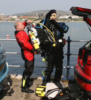 Club diving is cooperative diving.